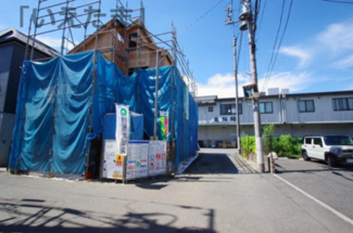 【前面道路含む現地写真】