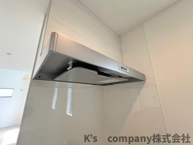◎茅ヶ崎市香川5丁目　新築戸建　7号棟のキッチン|レンジフード♪