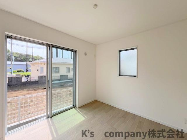 ◎茅ヶ崎市香川5丁目　新築戸建　7号棟の洋室|心地よい風がお部屋全体に入り込みこみます◇◇
