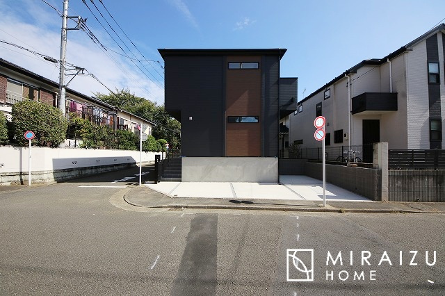 【外観】 | 日当たりの良いお家は嬉しいですよね。それぞれ価値観が分かれる箇所です、実際に内覧して日当たりの心地よさをご体感下さいね♪