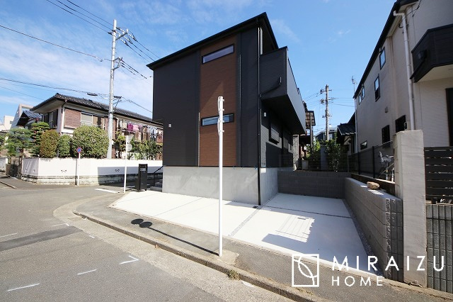 【前面道路含む現地写真】 | 日当たりの良いお家は嬉しいですよね。それぞれ価値観が分かれる箇所です、実際に内覧して日当たりの心地よさをご体感下さいね♪