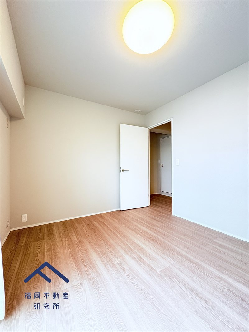 サーパス松島の洋室