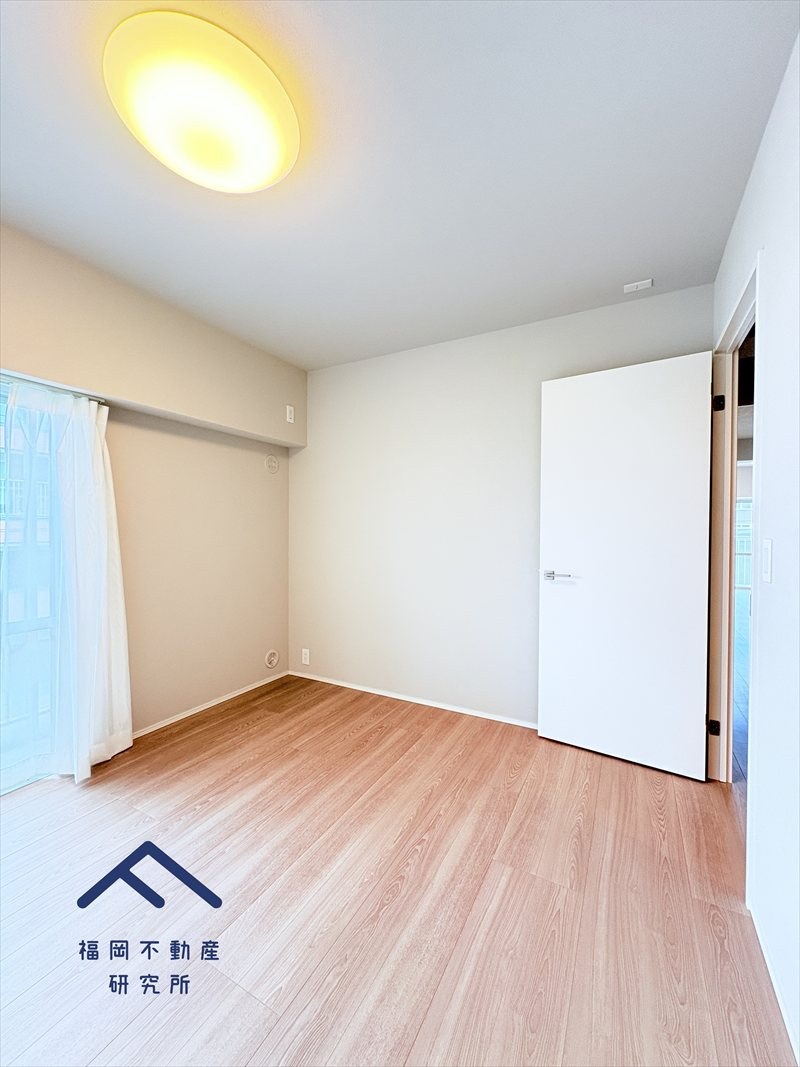 サーパス松島の洋室