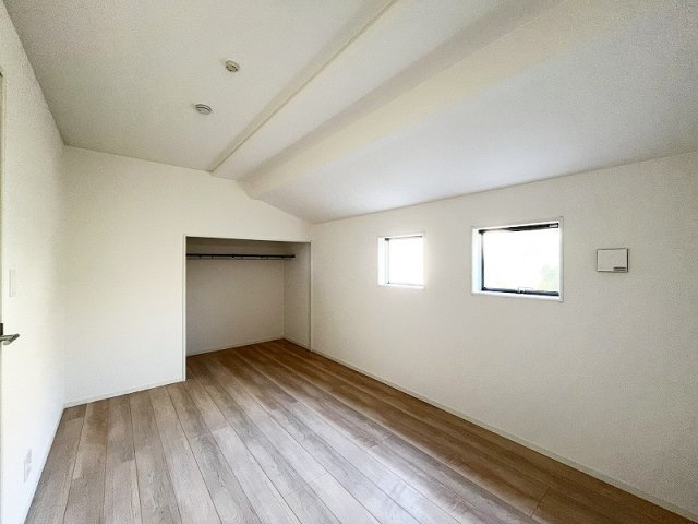 【洋室】 | 西東京市富士町1丁目　新築一戸建住宅　全1棟　(保谷店) | 6.75帖北側/さまざまな家具を取り入れやすいナチュラルな内装。