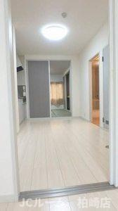 柏崎市茨目３丁目のアパートの洋室