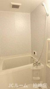 柏崎市茨目３丁目のアパートの浴室