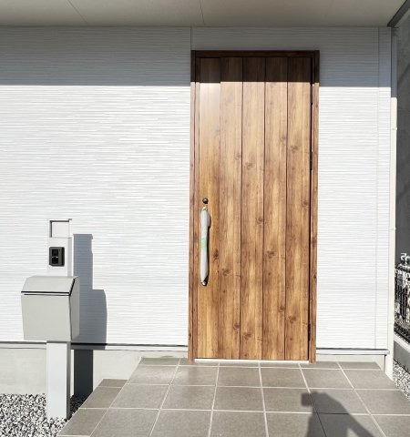 橿原市曲川3丁目全5区画の玄関|洋風のお洒落な玄関ドアです！