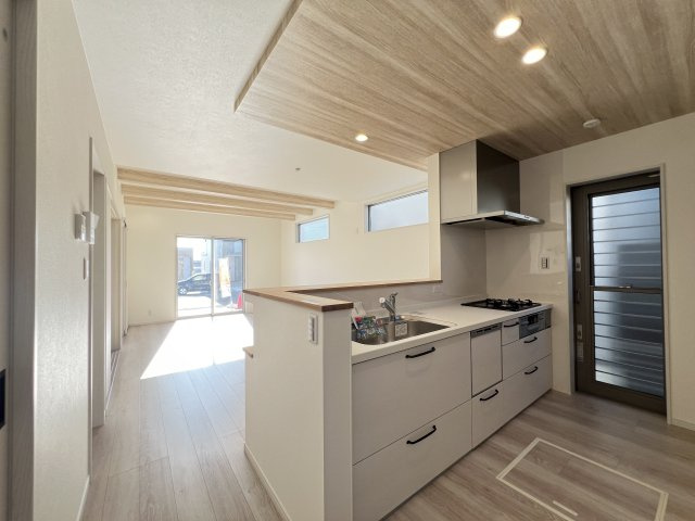 橿原市曲川3丁目全5区画のキッチン|料理が楽しみになりそうな対面式システムキッチン