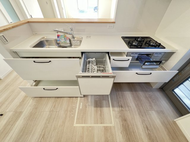 橿原市曲川3丁目全5区画のキッチン|引き出し収納で使いやすいシステムキッチン