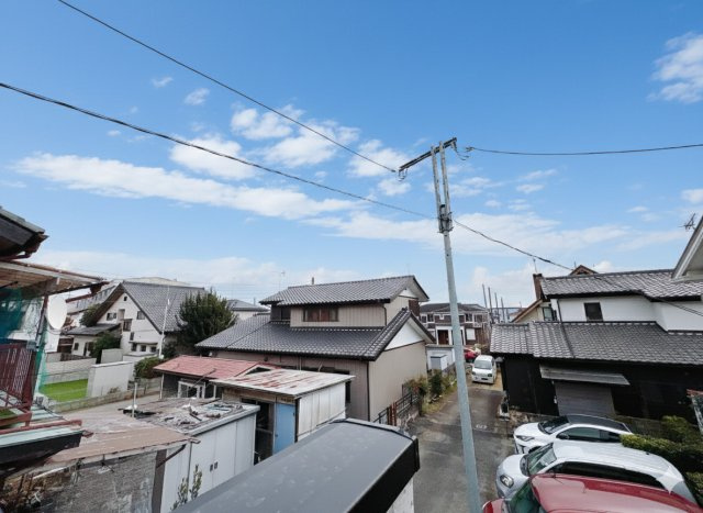 【ブルーミングガーデン】　宇都宮市五代3丁目　限定1邸の収納|〇2階・10.5帖洋室〇
使いやすいクローゼット付きですので、洋服や小物をすっきり収納できてお部屋を広く使えます。毎日の身支度も快適です。
※2025年12月撮影