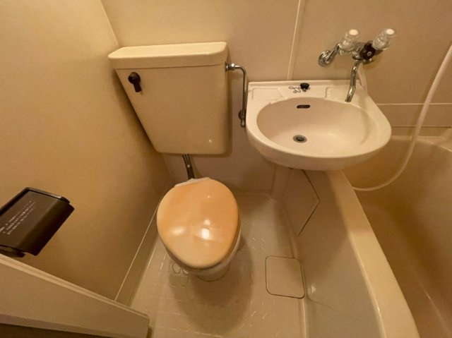 マルセビルのトイレ|同マンション他部屋。反転タイプ