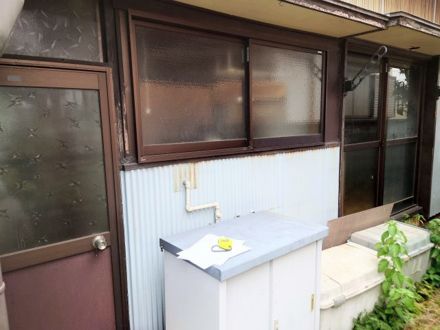 売中古戸建　静岡市駿河区西島の外観|勝手口の横には物置もございます。