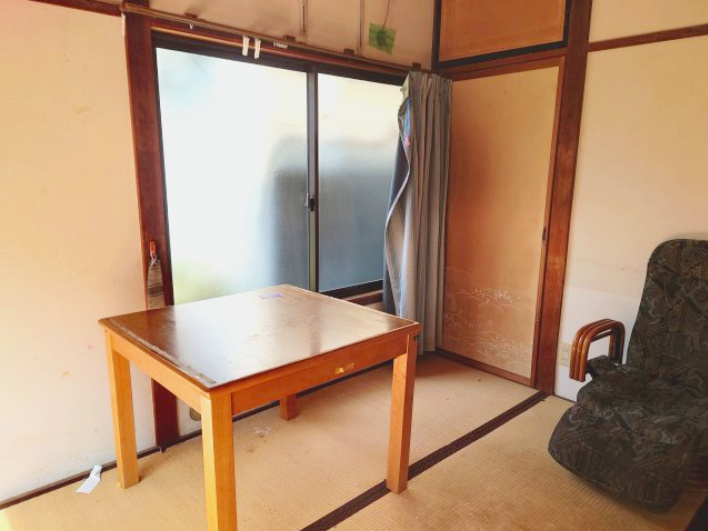 売中古戸建　静岡市駿河区西島の和室|収納有。畳は湿度調整機能を持っているので年中快適に過ごしていただけるかと思います。