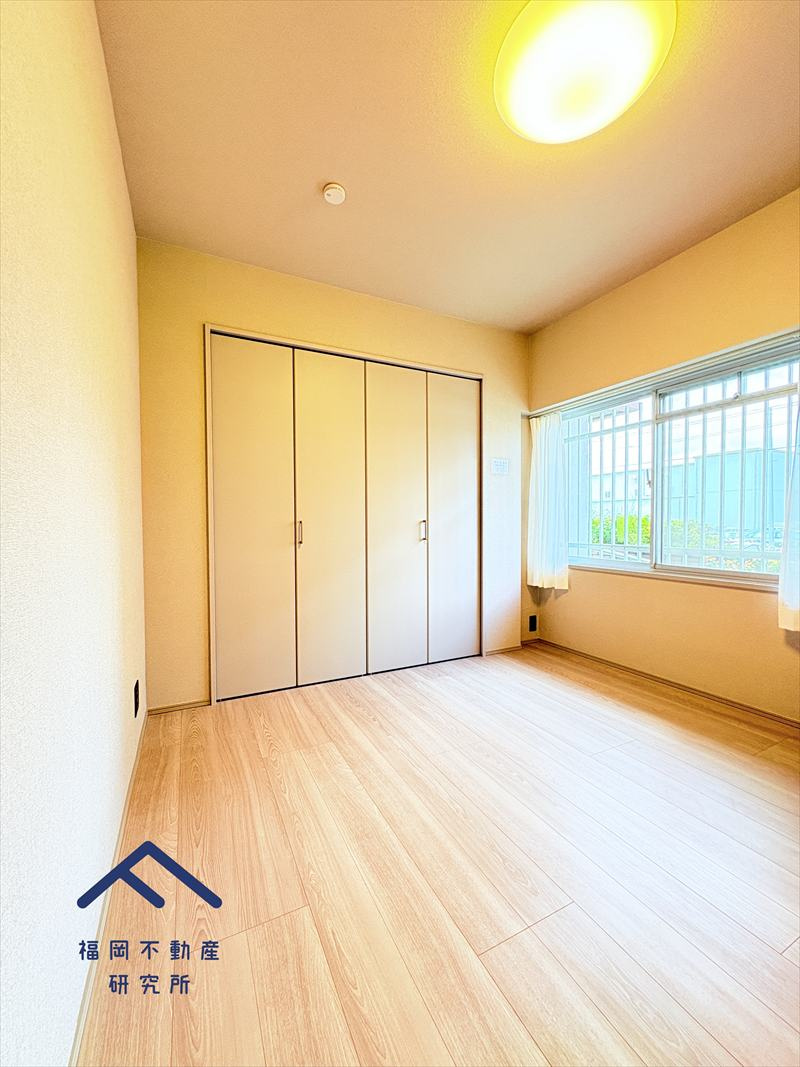 サーパス松島の洋室