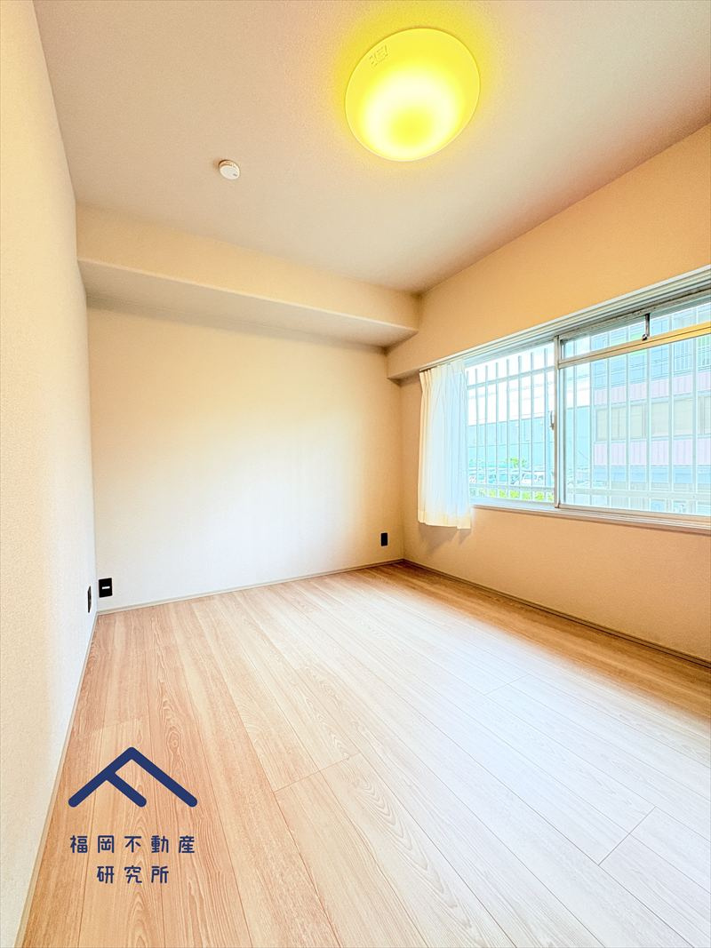 サーパス松島の洋室