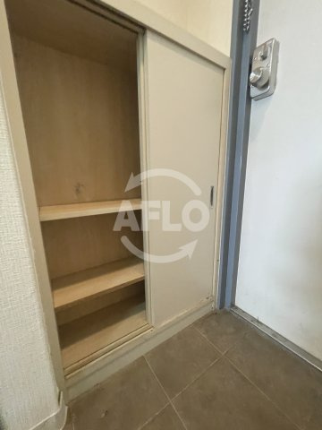 SANTO LALUZ CHODOの収納|SANTO LALUZ CHODO　シューズボックス