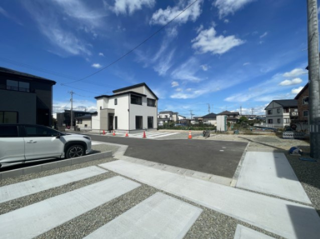 新築戸建・建売　郡山市富田町字大徳南　GRAFARE　全4棟の駐車場
