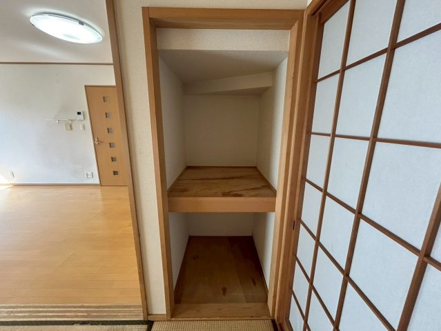 【価格改定】向日市上植野町伴田の和室|南向きの和室から、窓から暖かい光が差し込みます(^^)/