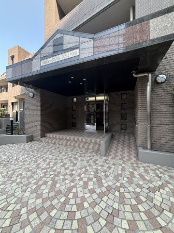 コスモ西葛西ロイヤルフォルムのエントランス