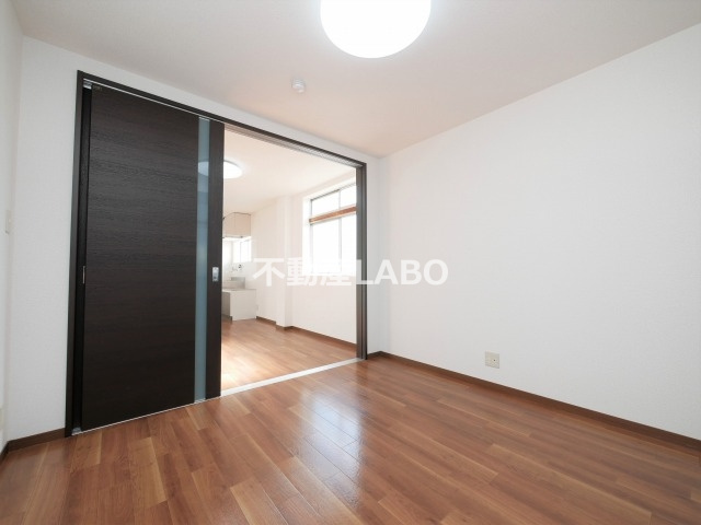 オ－ナ－ズマンション南巽の洋室