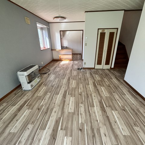 登別市千歳町3丁目25-4戸建の居間・リビング