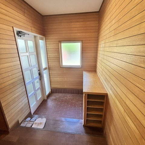 登別市千歳町3丁目25-4戸建の玄関