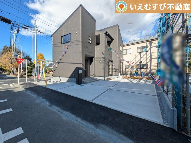 Livele Garden.S　鴻巣袋第2の駐車場|3台駐車可能なゆとりのカースペース
複数台車をお持ちでも、お友達が遊びに来てもゆとりの駐車スペース！