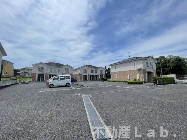 キャピタルレジデンスⅡの駐車場