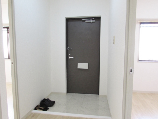 REIWA宝塚の玄関