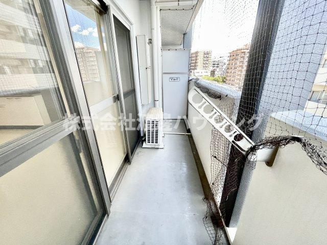 グランシャリオ江坂のバルコニー