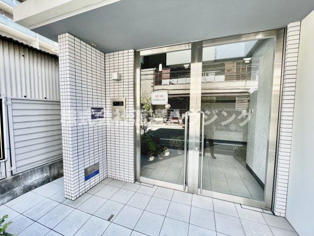 グランシャリオ江坂のエントランス