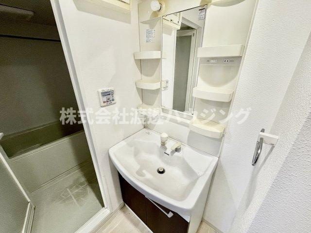 グランシャリオ江坂の洗面所