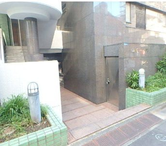 【エントランス】 | 山長ハイツ | 毎日通るエントランスはこのようになっています