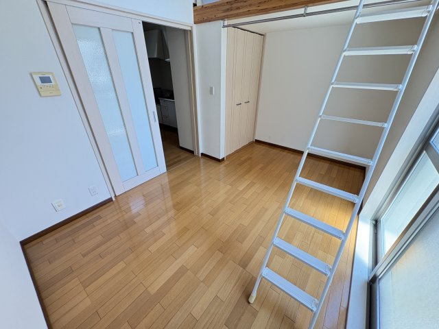 エール本八幡Aの居間・リビング