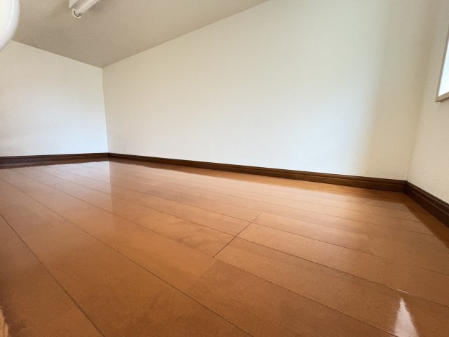 エール本八幡Aの居間・リビング