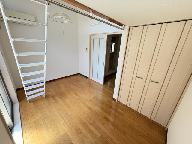 エール本八幡Aの居間・リビング