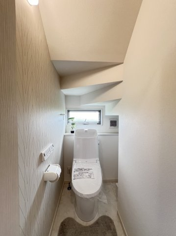 橿原市曲川3丁目全5区画のトイレ|温水洗浄便座付きトイレ