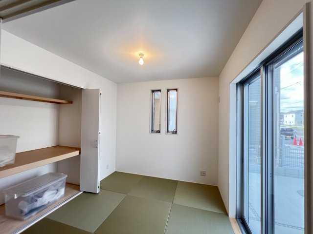 橿原市曲川3丁目全5区画の和室|洋風和室4.5帖　押入収納付き