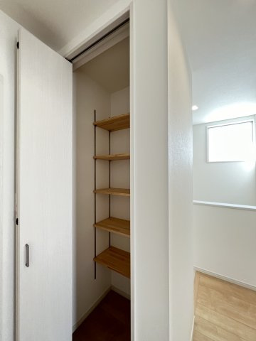 橿原市曲川3丁目全5区画の収納|２階の収納です