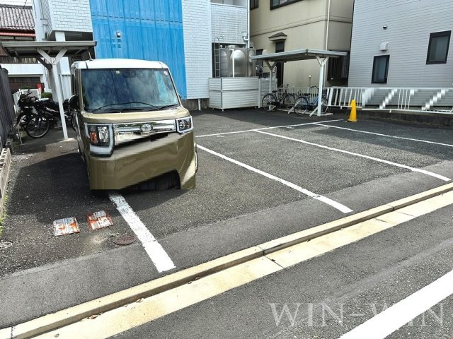スカイビレッジアイセイの駐車場