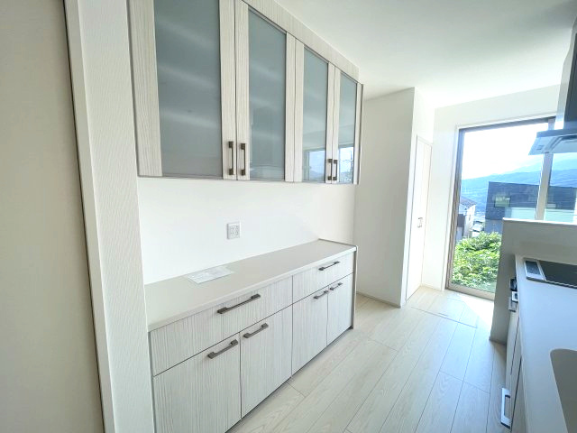 佐伯区五月が丘４丁目　№36071のその他|大容量収納可能な
カップボード付き