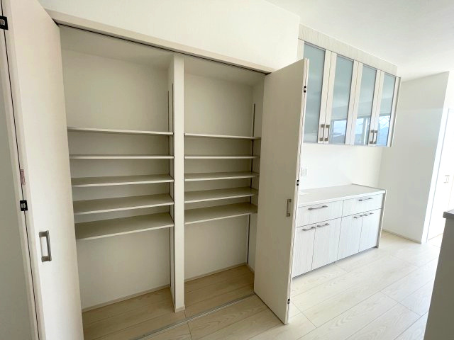 佐伯区五月が丘４丁目　№36071の収納|リビング内収納
日用品のストックなど
たくさん収納できます。