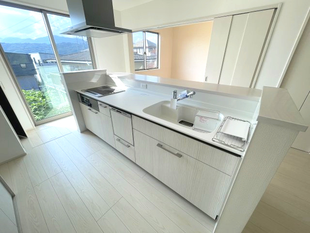 佐伯区五月が丘４丁目　№36071のキッチン|手元が隠せる、便利な
カウンターキッチンです。