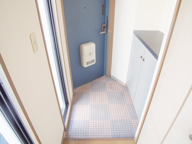 アークパレス誠の玄関