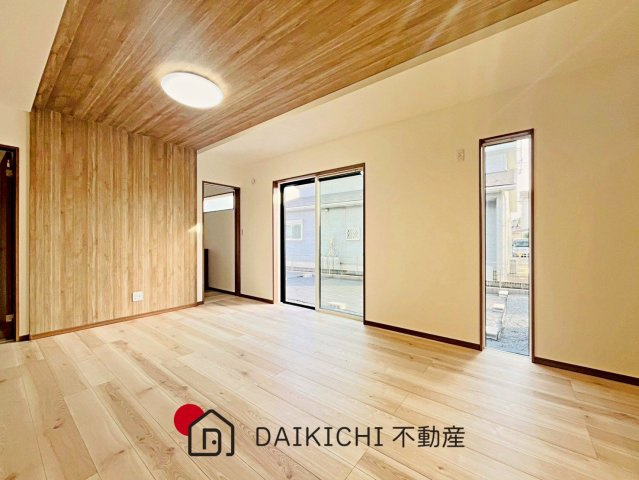 【居間・リビング】 | 加須市多門寺第11期　ワイウッドコート　新築戸建　全3棟　3号棟