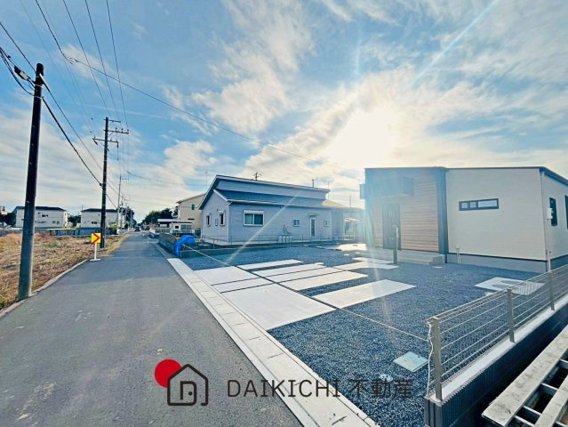 【前面道路含む現地写真】 | 加須市多門寺第11期　ワイウッドコート　新築戸建　全3棟　3号棟