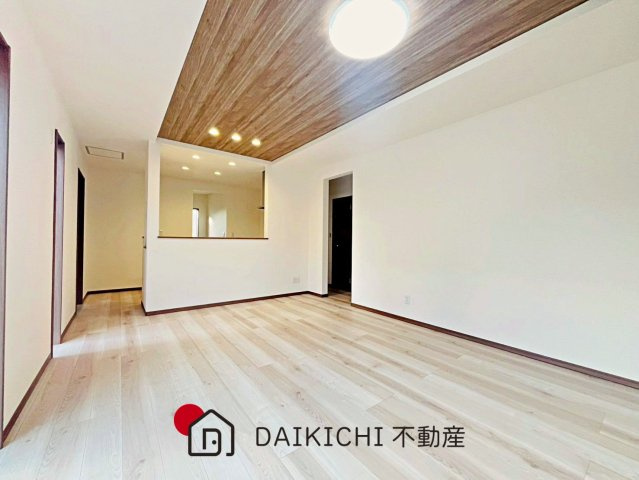 【居間・リビング】 | 加須市多門寺第11期　ワイウッドコート　新築戸建　全3棟　3号棟