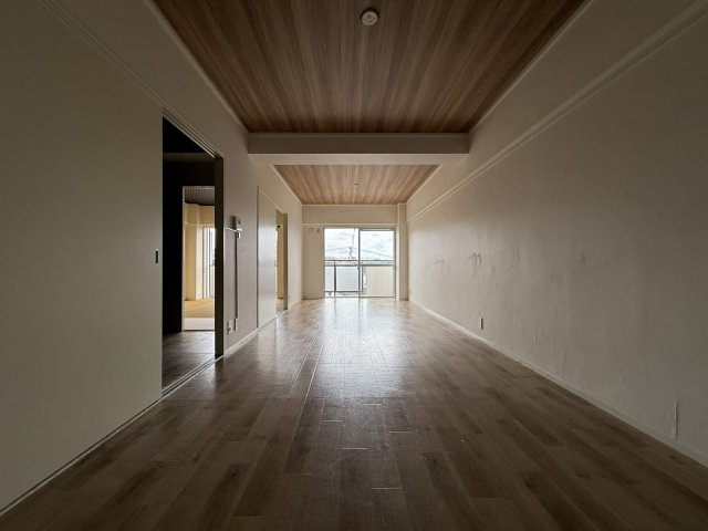 アスモ岡町の居間・リビング