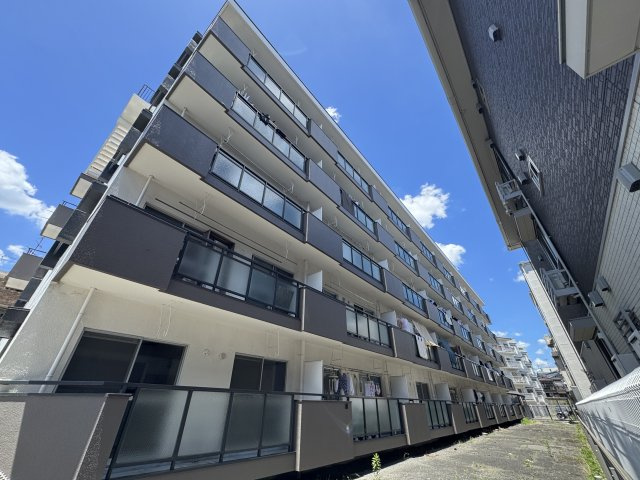 アスモ岡町の外観