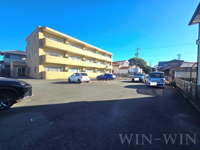 ルネス・リバーサイドKITAJIMAの駐車場